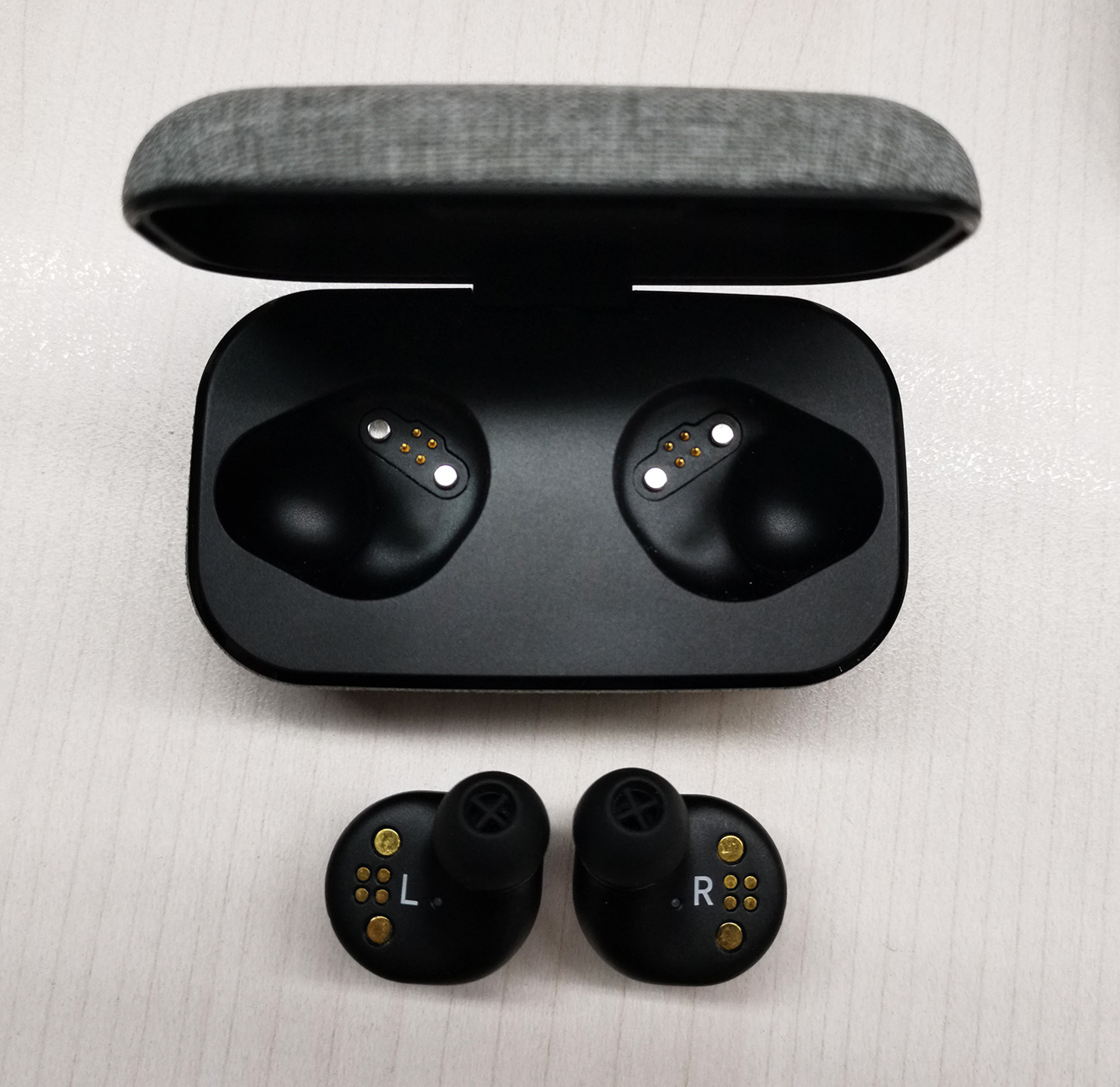 earbuds-and-case